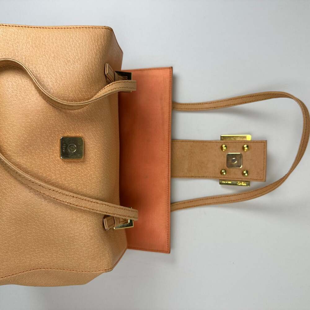 Bolso de hombro Fendi Mamma Baguette de cuero rosa ref.1597905 - - Picture 7 of 8